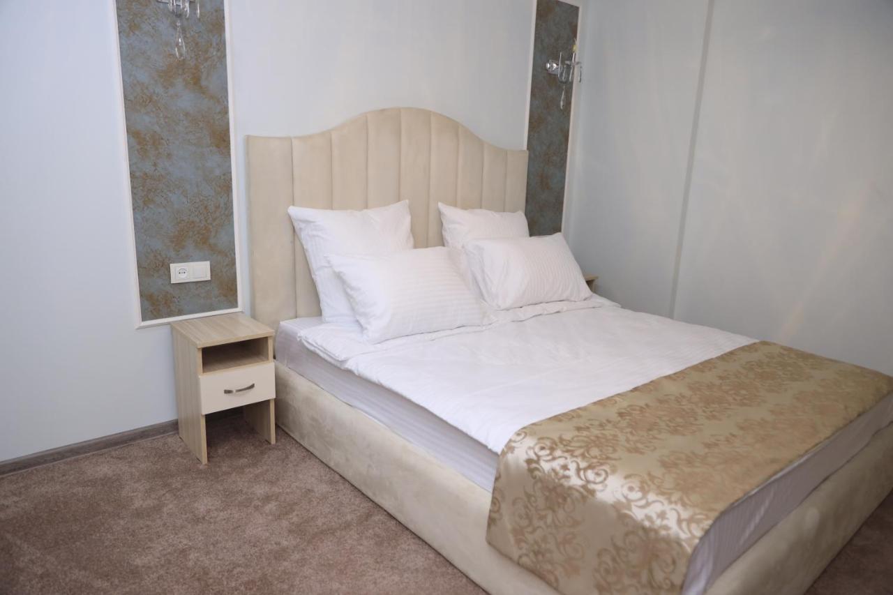 Delin Hotel And Tours Erevan Esterno foto