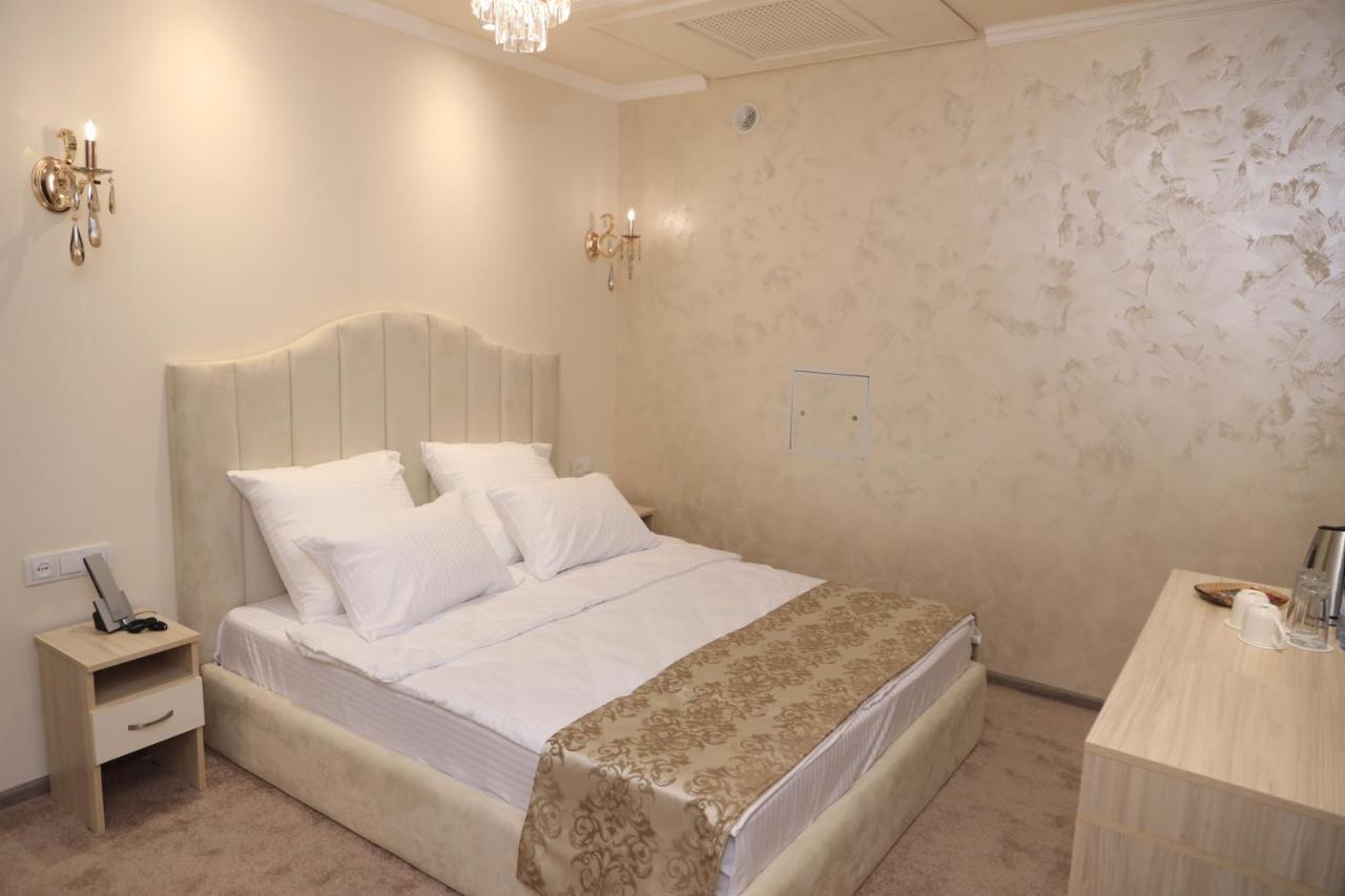 Delin Hotel And Tours Erevan Esterno foto