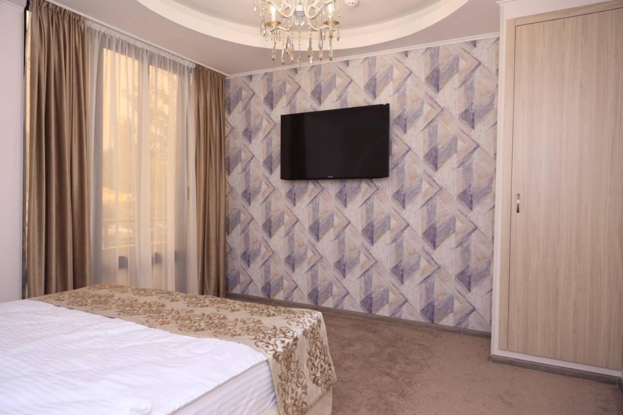 Delin Hotel And Tours Erevan Esterno foto