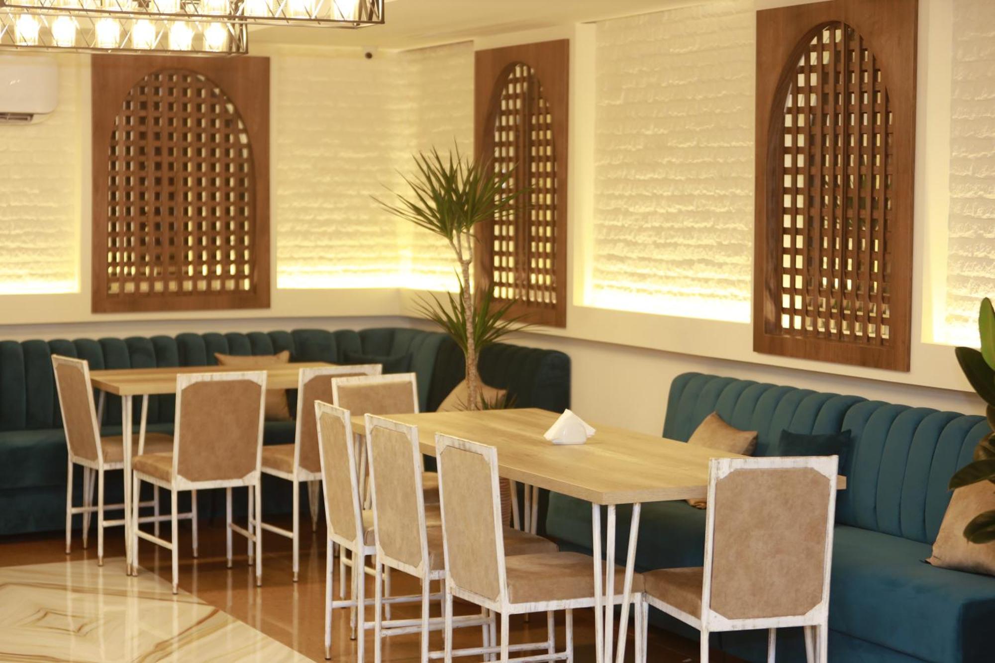 Delin Hotel And Tours Erevan Esterno foto