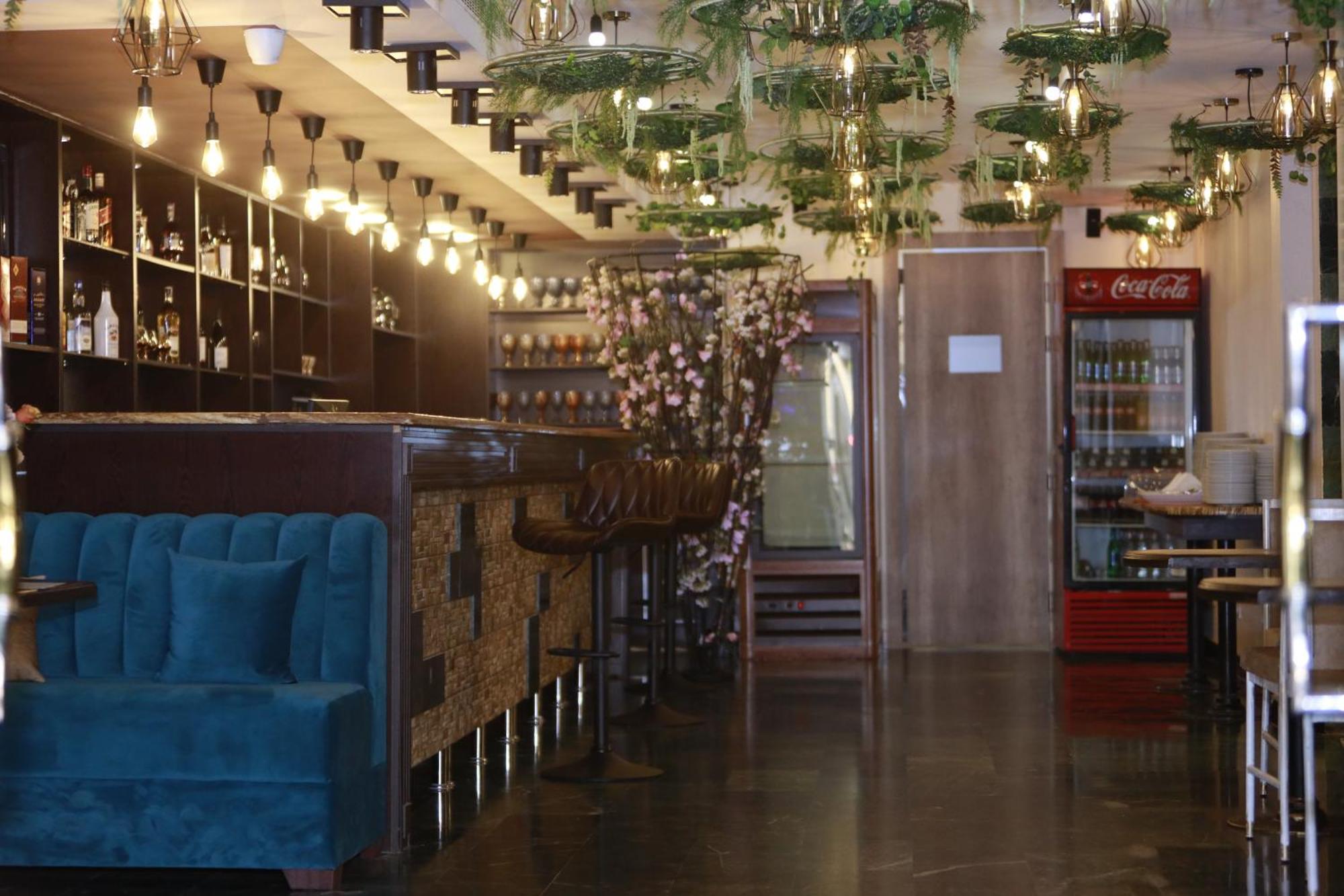 Delin Hotel And Tours Erevan Esterno foto