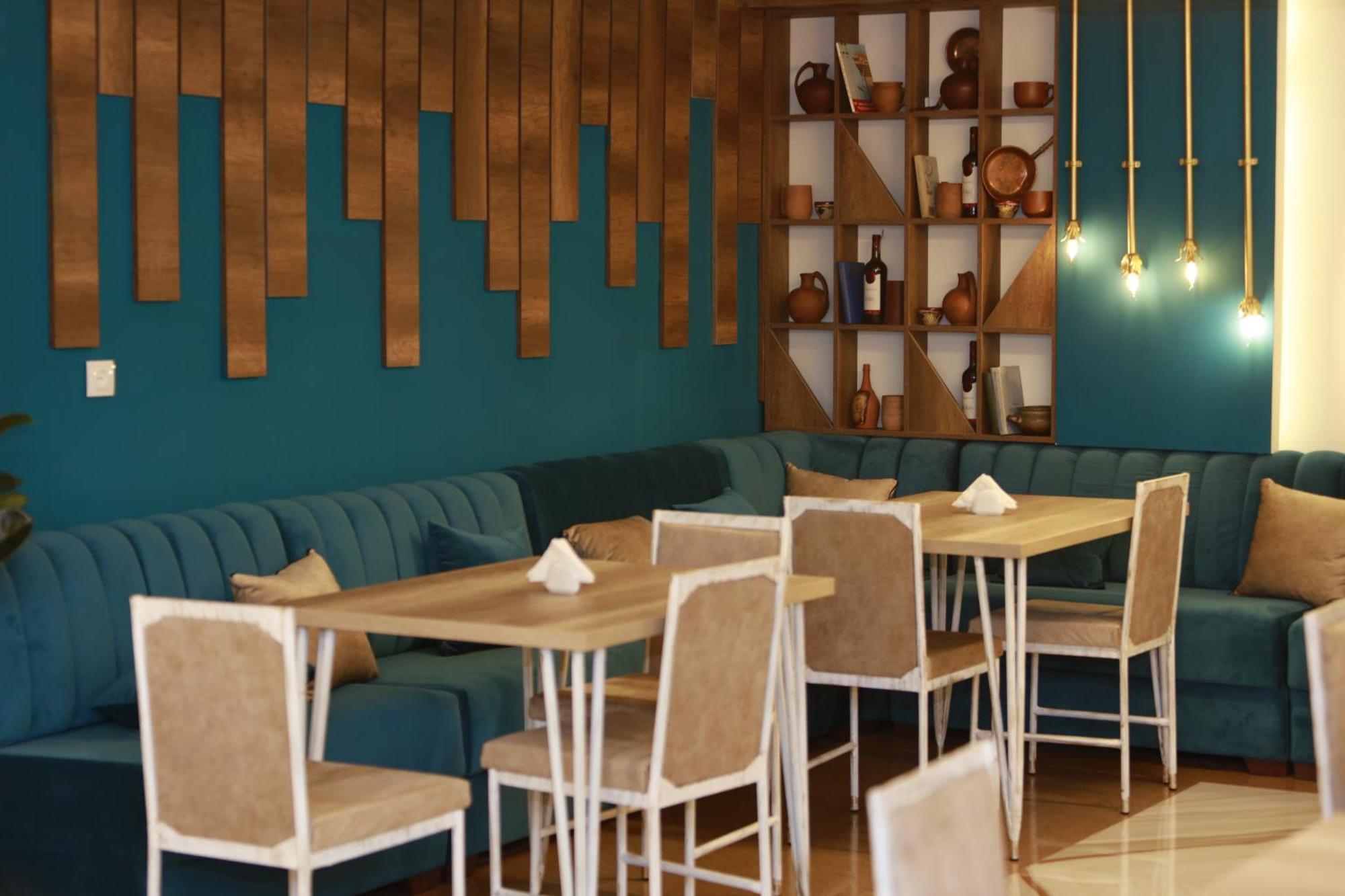 Delin Hotel And Tours Erevan Esterno foto